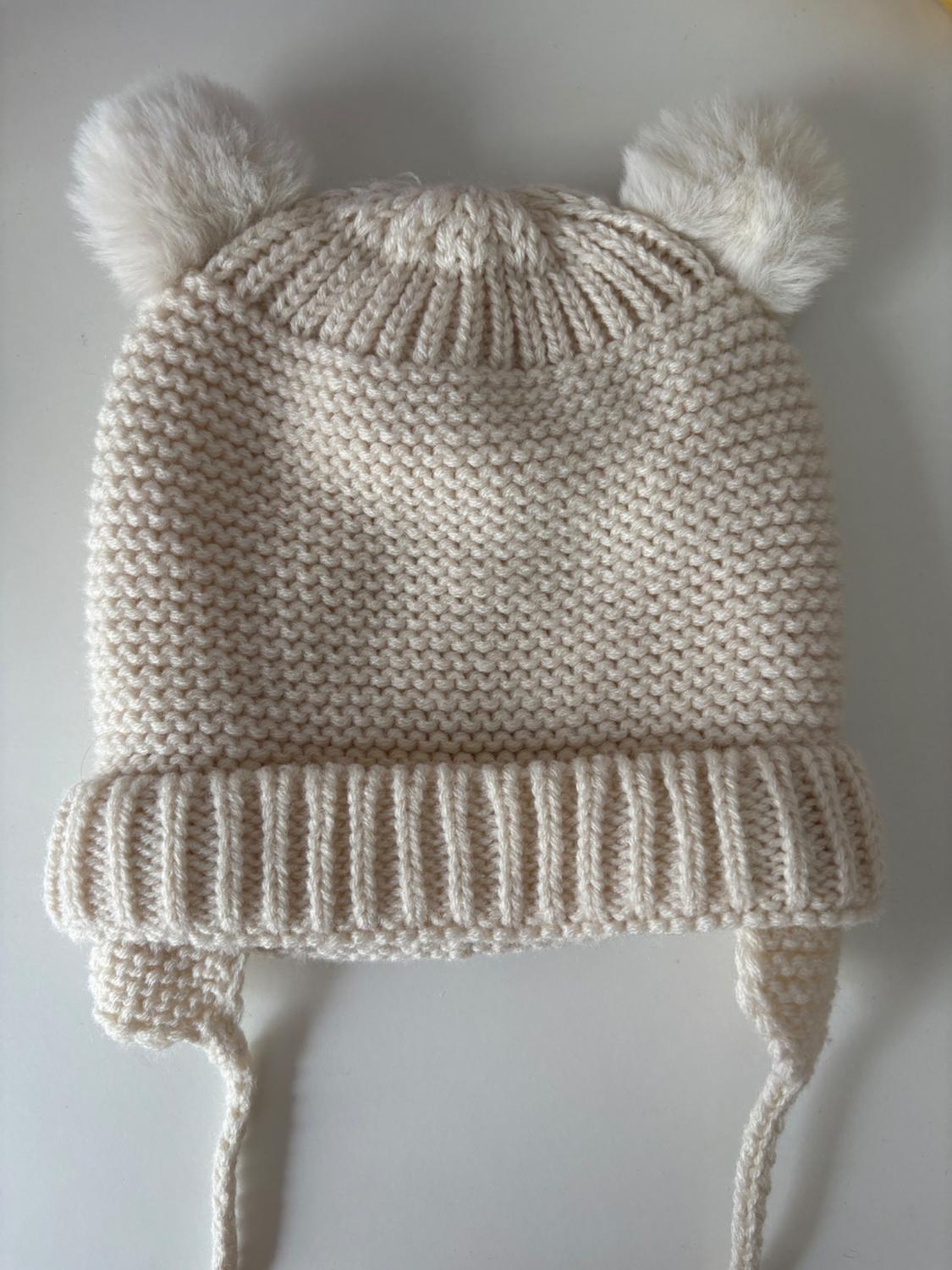 PURL KNIT HAT WITH POMPOM