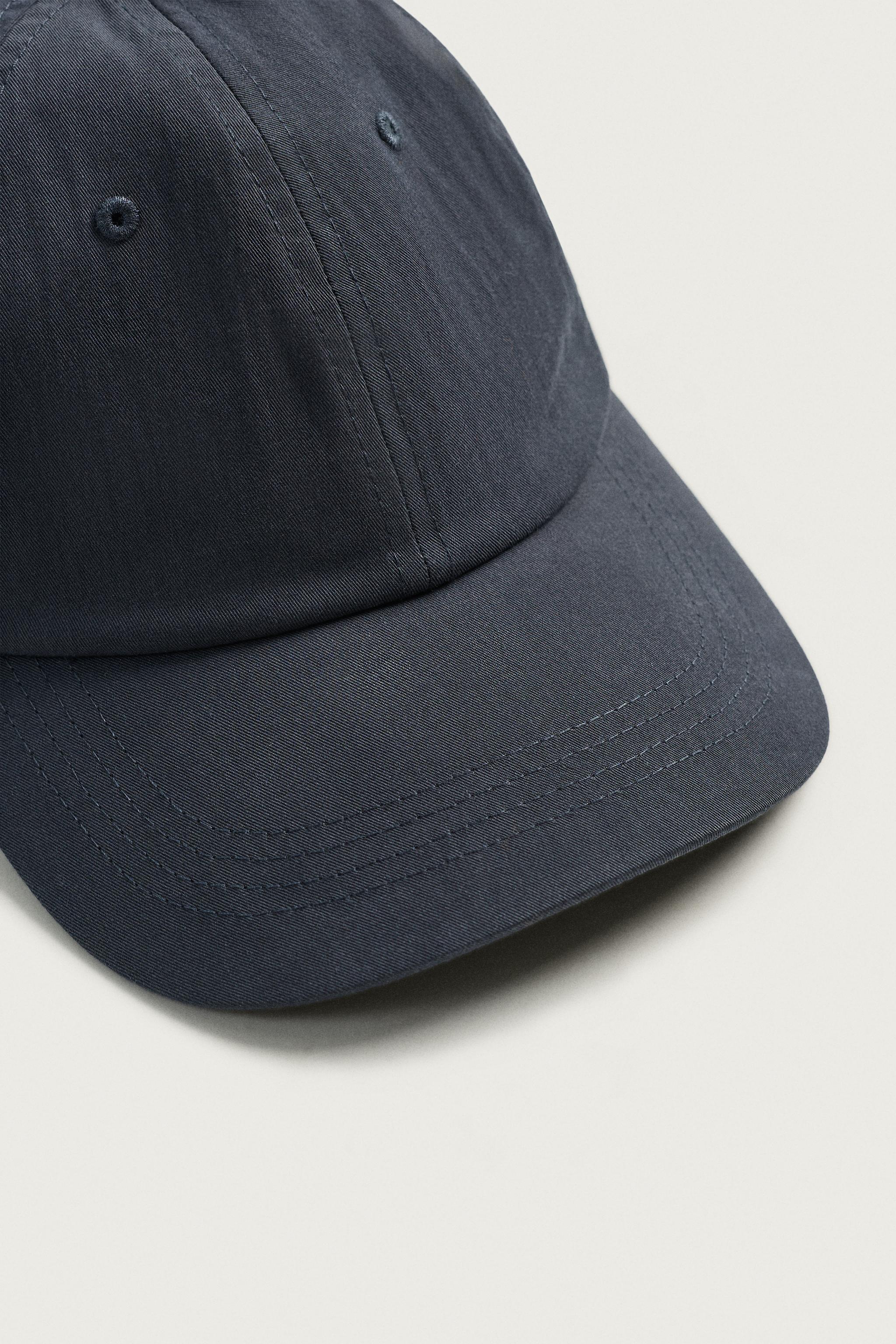 CONTRAST-TRIM CAP