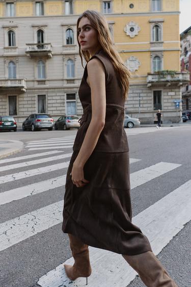 GILET EFFET DAIM POCHES - Marron chocolat de Zara - Image 2