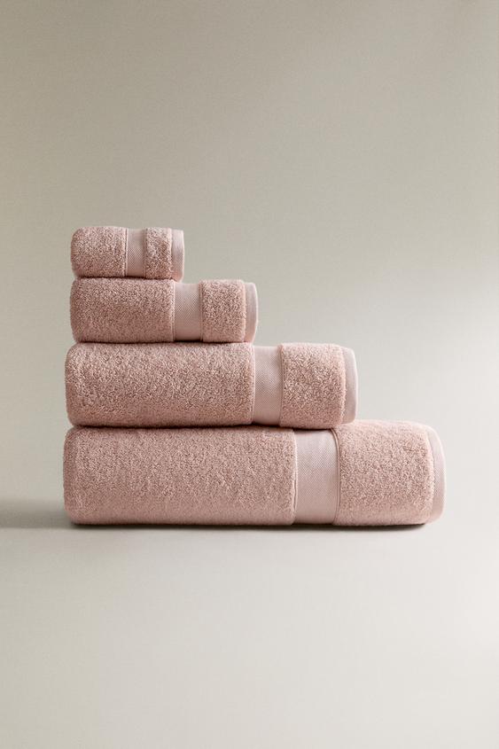 PREMIUM COTTON BATH TOWEL (600 GXM²) - Pale pink by Zara - Image 0