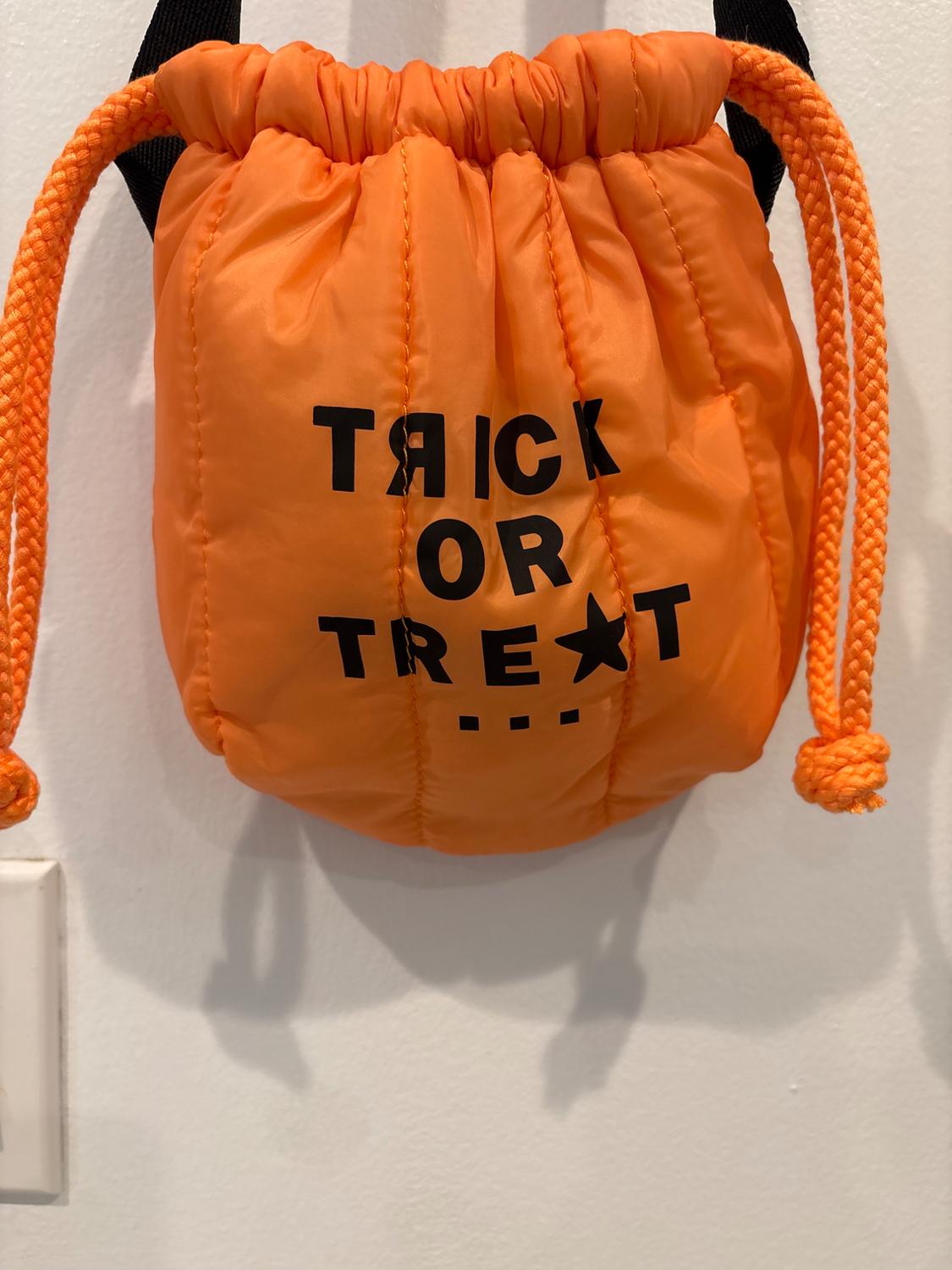 TRICK OR TREAT DRAWSTRING CROSSBODY BAG - Image 2