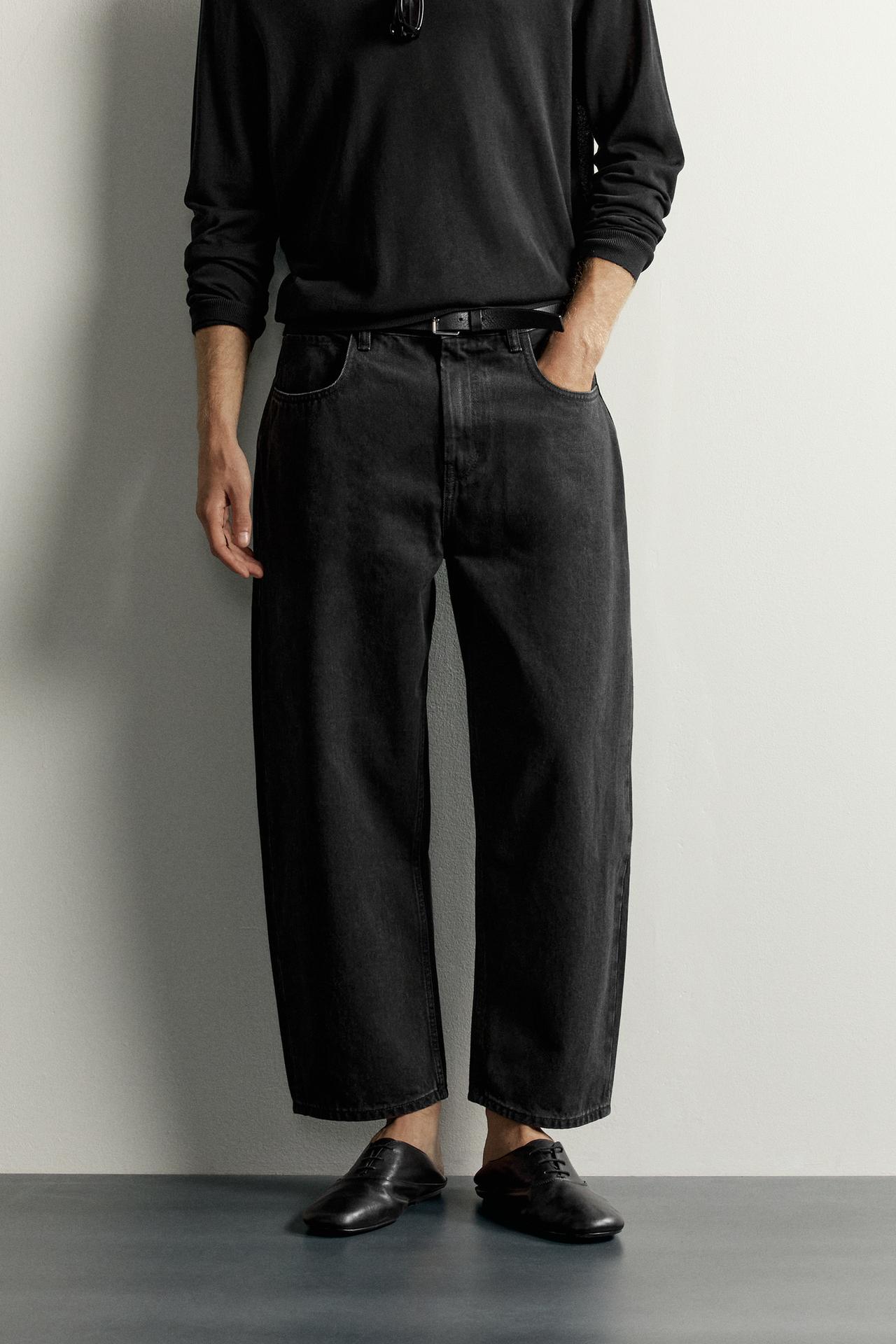TAPERED WIDE-FIT JEANS — Black