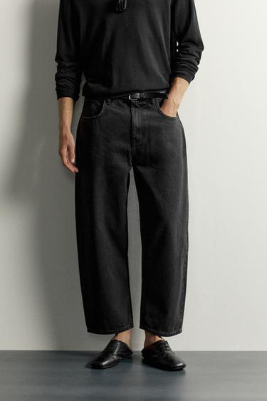TAPERED WIDE-FIT JEANS — Black 2