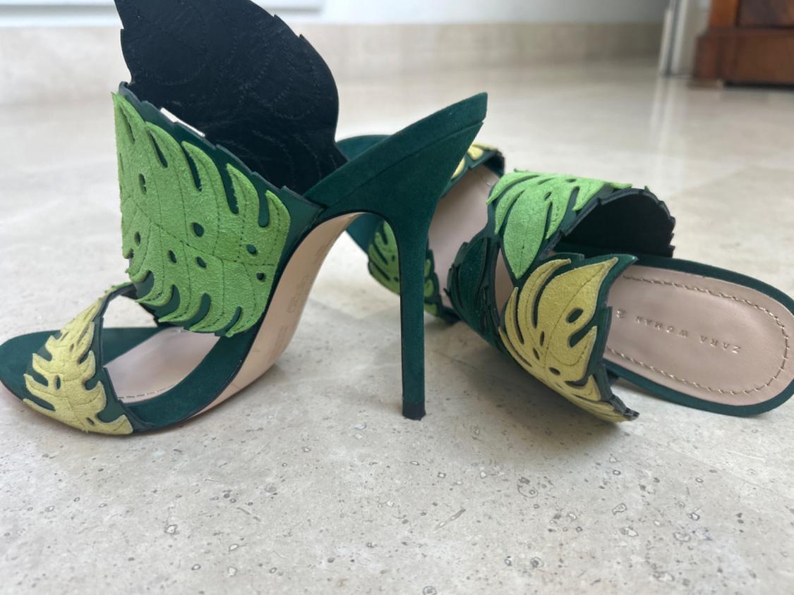 WRAP-AROUND LEATHER LEAF SANDALS - Image 2