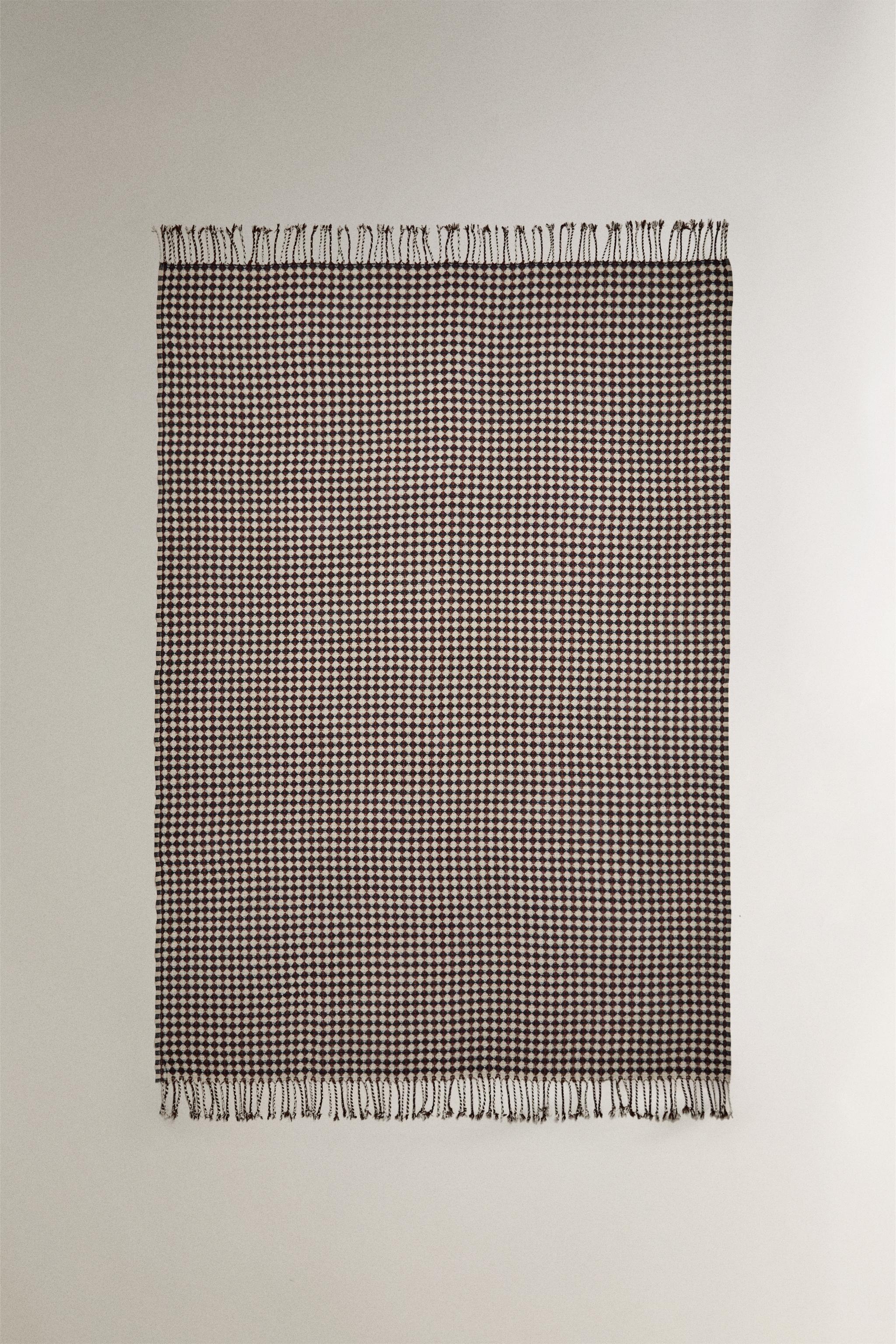 DIAMOND CHENILLE BLANKET