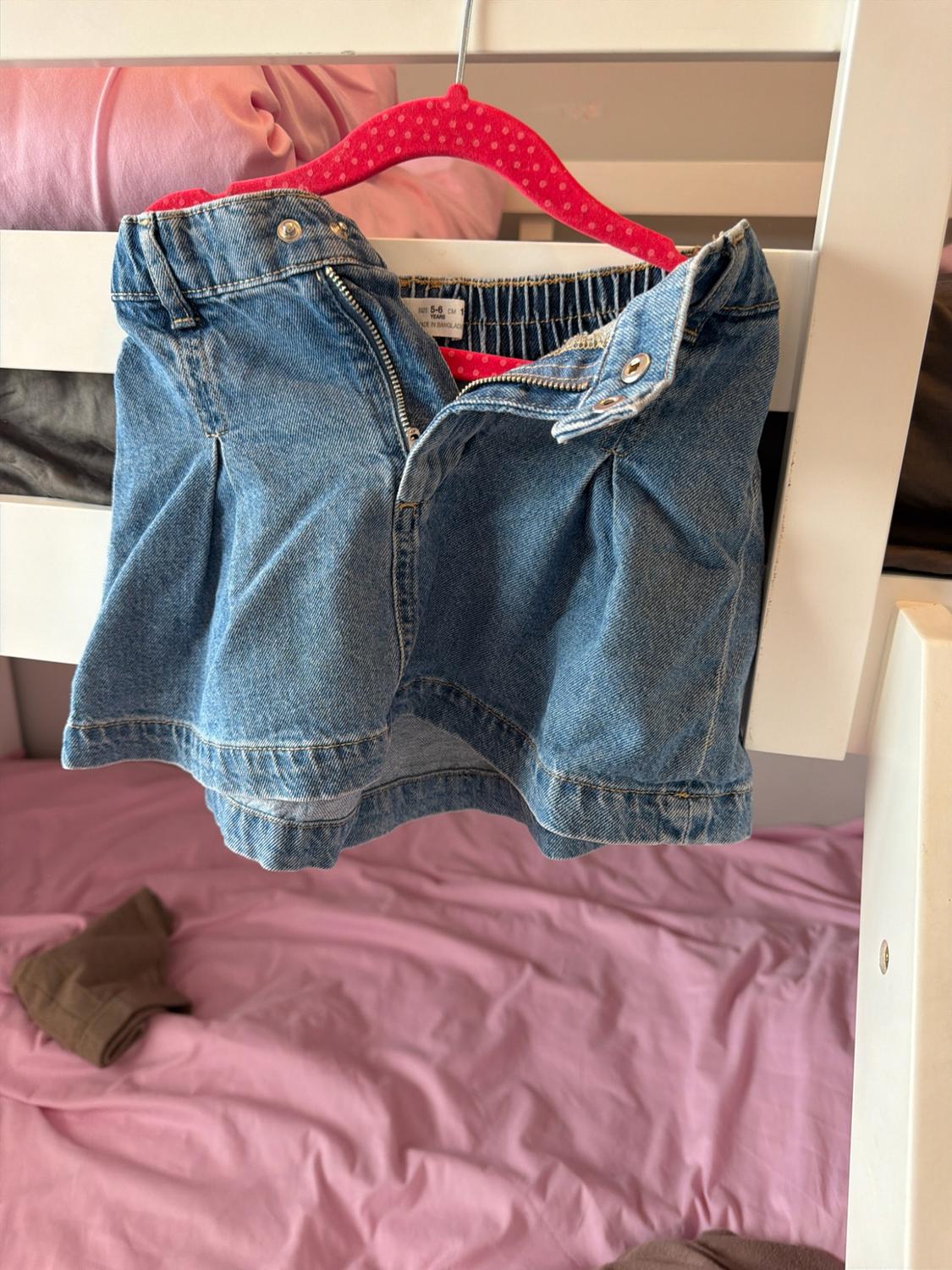 PLEATED DENIM SKIRT - Image 2