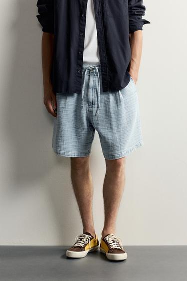 SOFT-TOUCH PLEATED BERMUDA SHORTS - Light blue by Zara