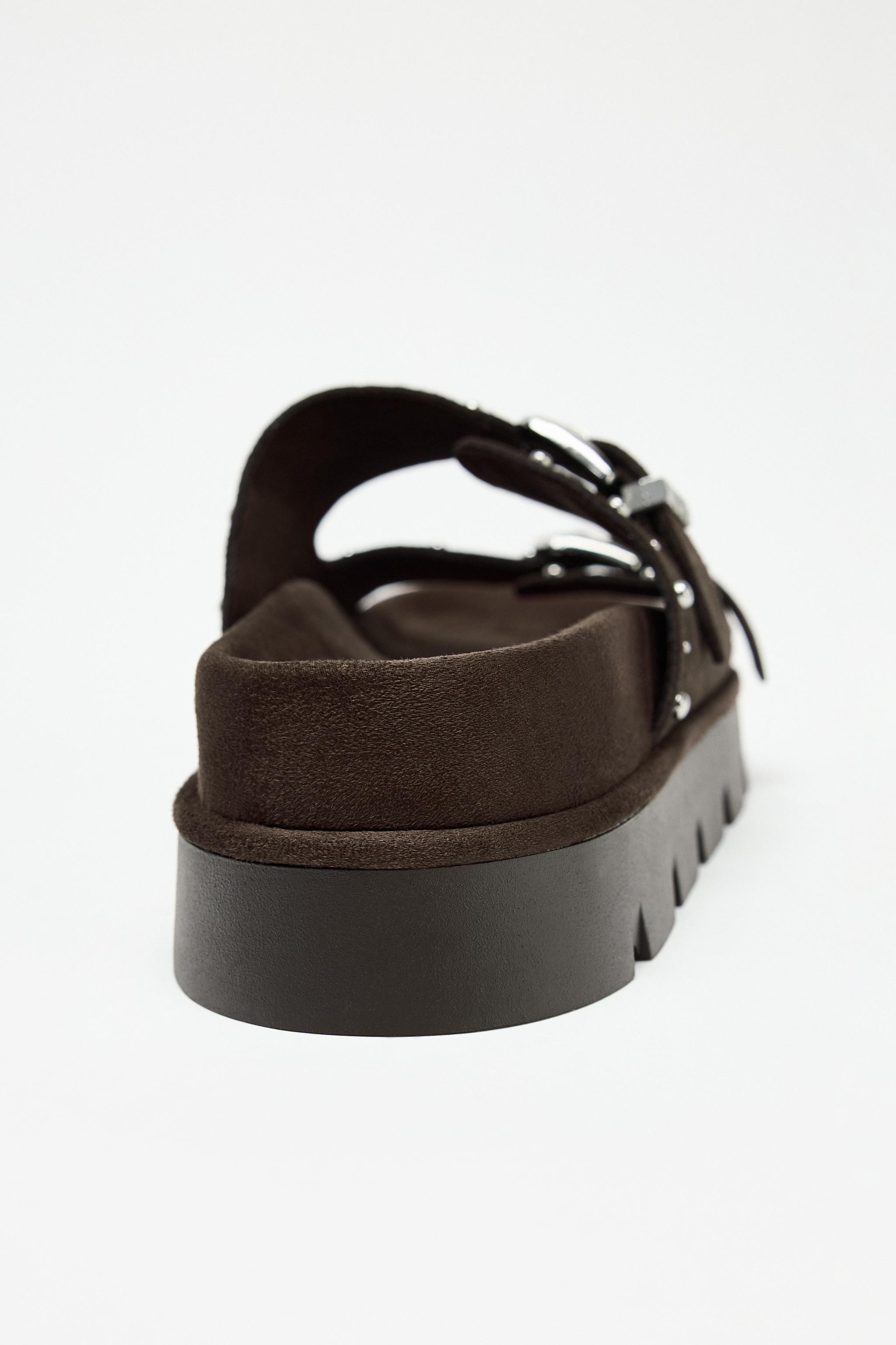 【ZARA】スタッズ付きレザーフラットサンダル 3630/510/700 スタッズ付きレザーフラットサンダル - ブラウン | ZARA Japan