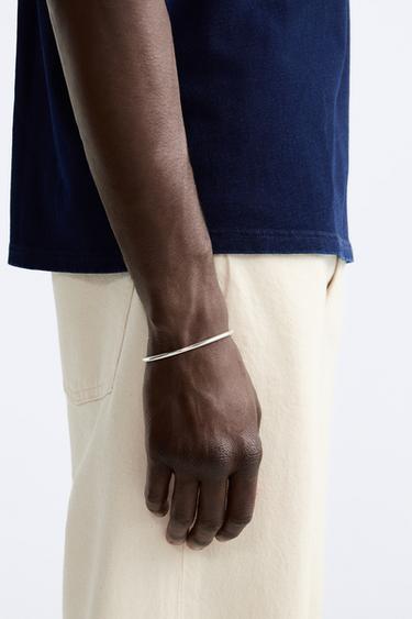 ЖЕСТКИЙ БРАСЛЕТ — СЕРЕБРИСТЫЙ от Zara — изображение 0