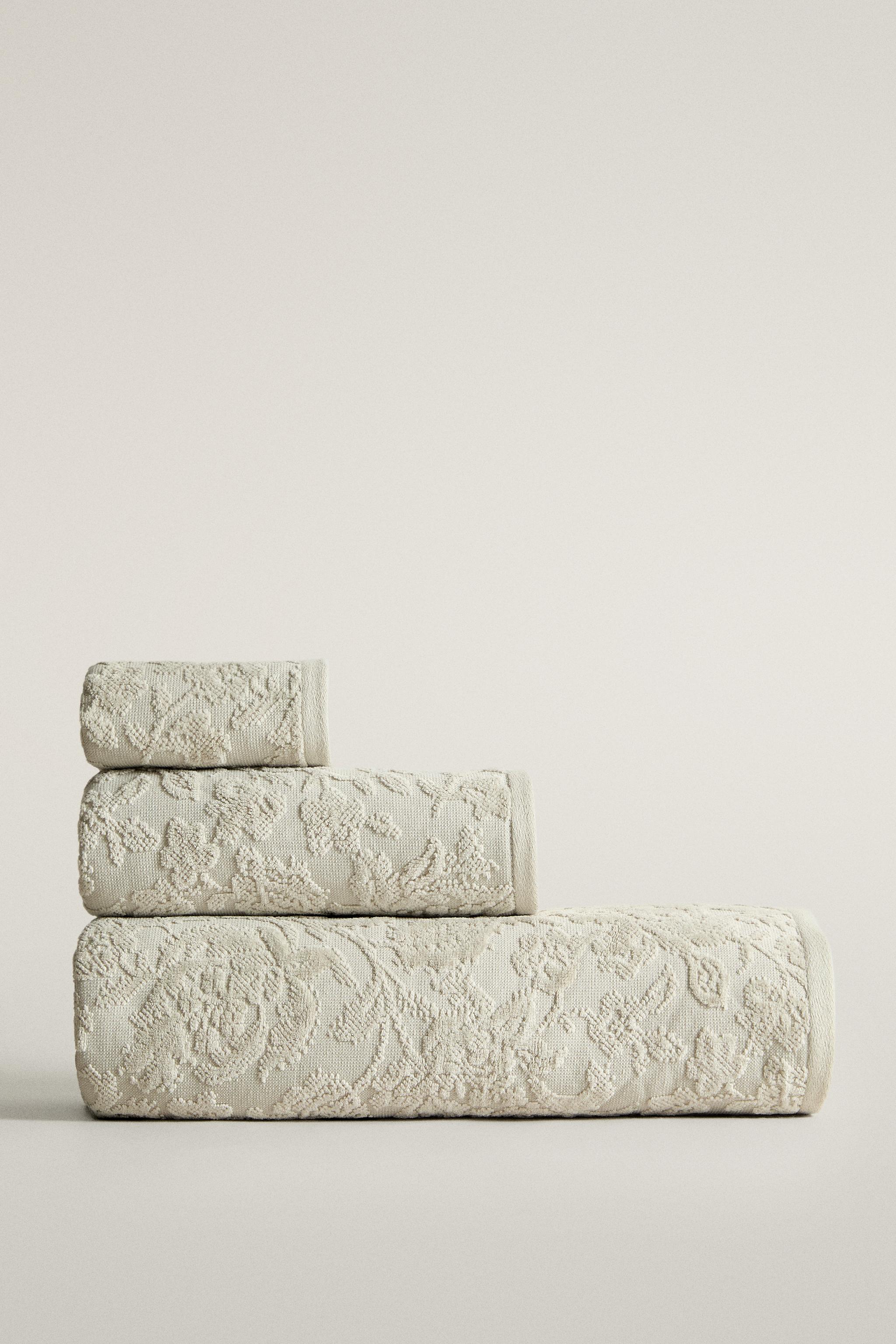 FLORAL JACQUARD BATH TOWEL