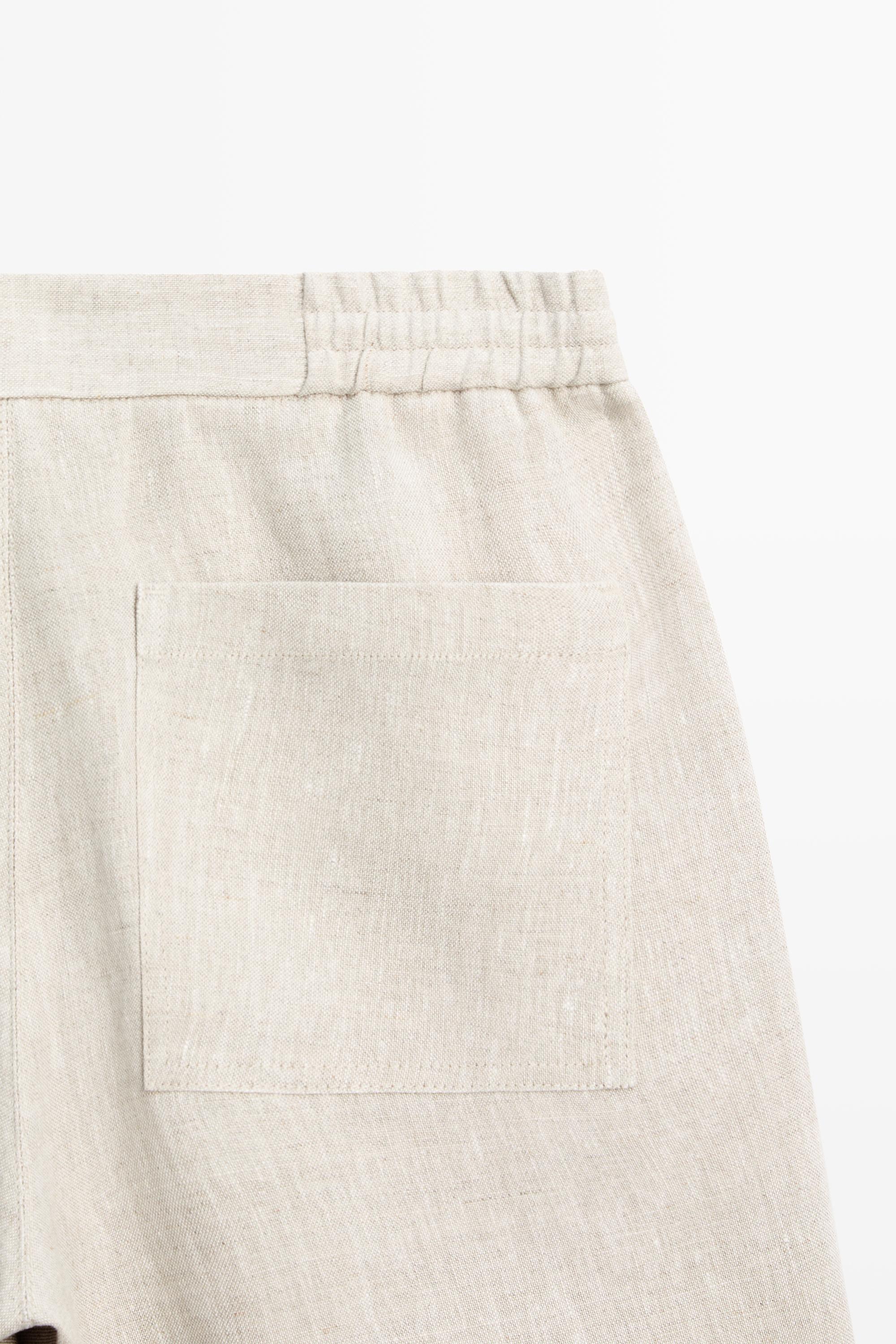 Linen Bermuda shorts with elasticated waistband