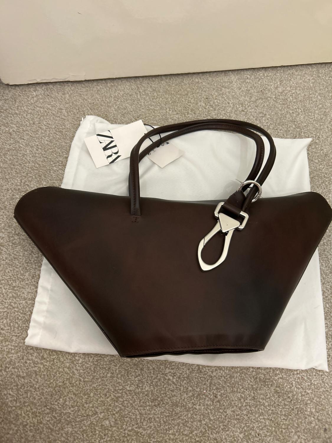 LEATHER SHOULDER BAG - Image 5