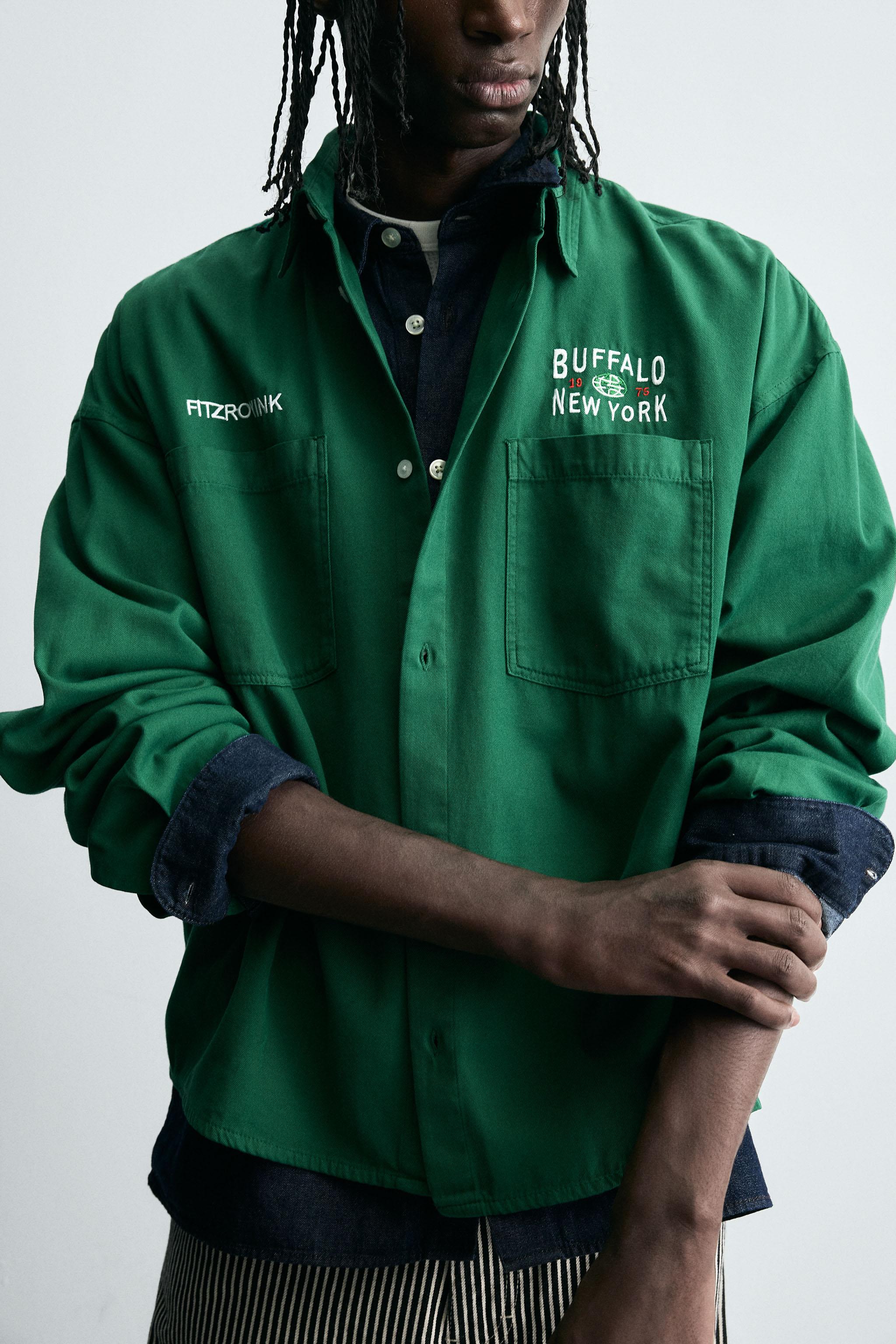 CONTRAST EMBROIDERY SHIRT