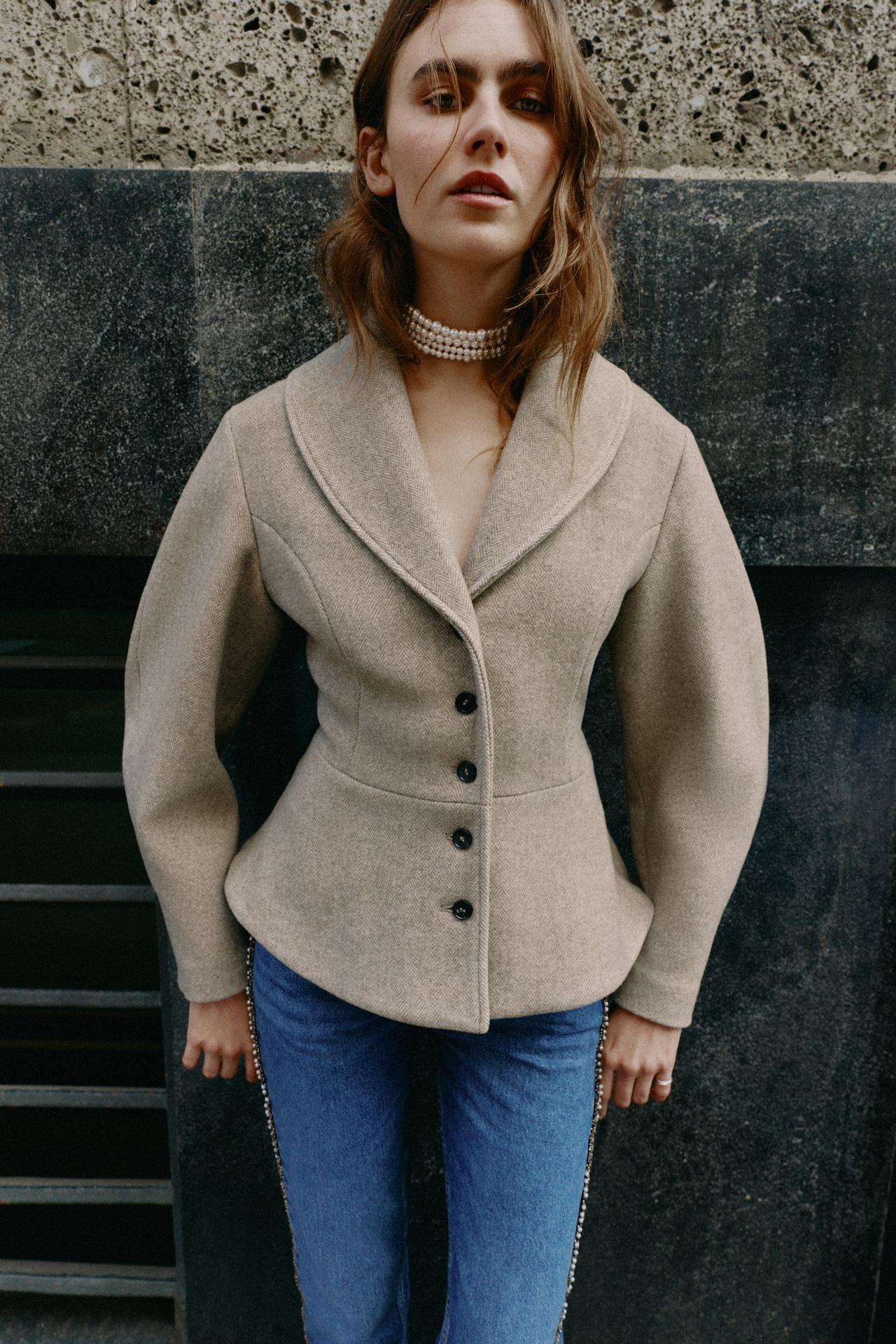 SOFT PEPLUM JACKET — Light camel