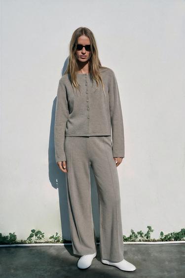 CONJUNTO DE CHAMARRA Y PANTALÓN SOFT VOLUMEN - Tostado claro de Zara - Imagen 0