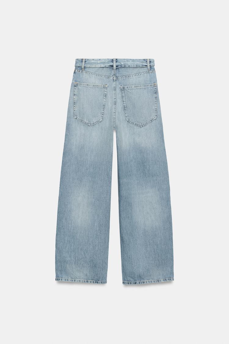 Jeans TRF de tiro medio con rotos y cintura doblada 8