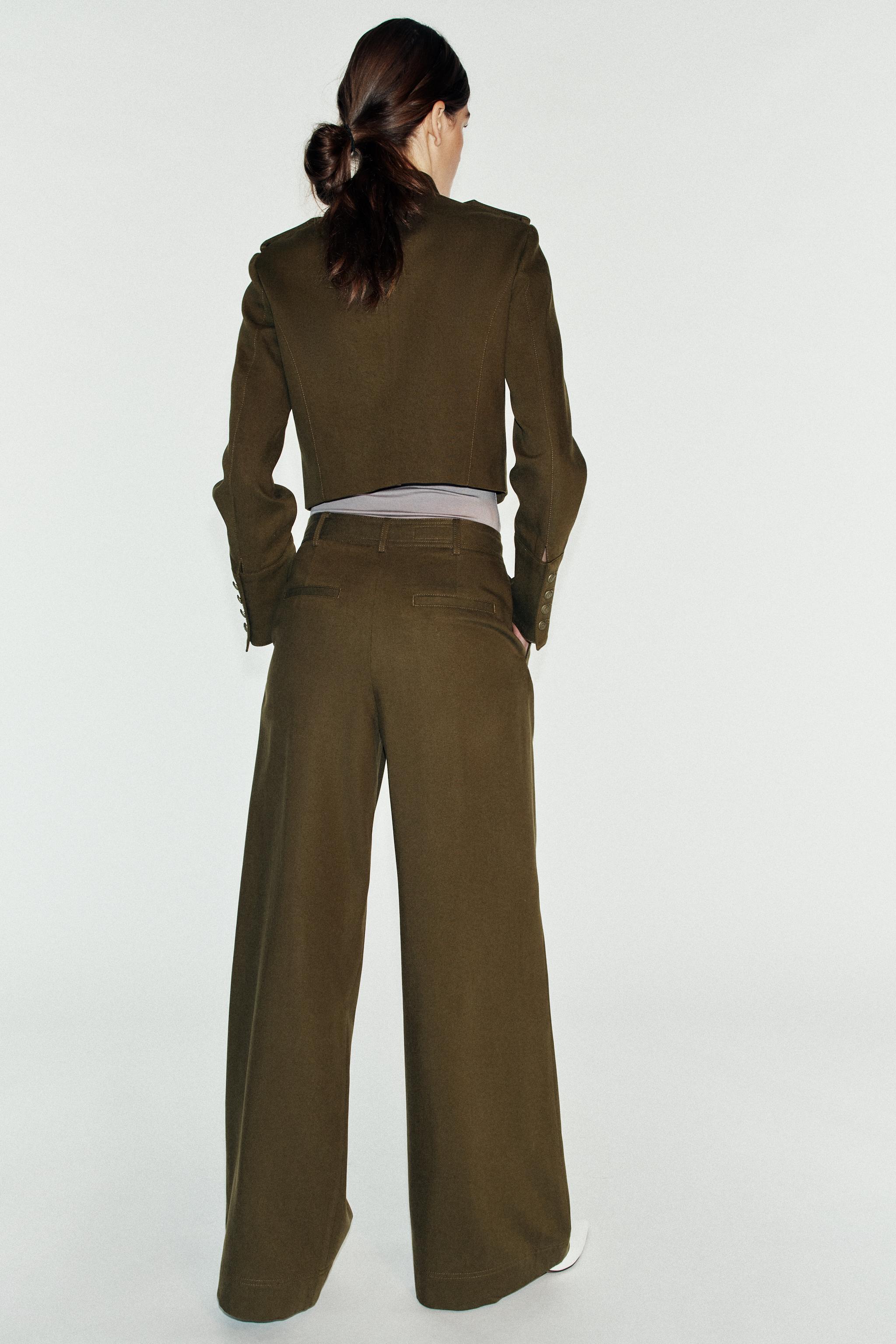 WIDE-LEG PLEATED PANTS