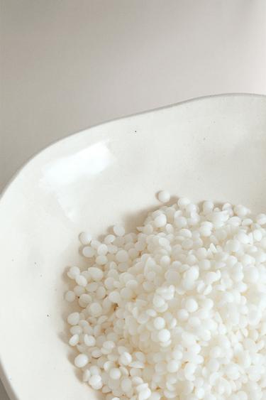 (200 G) SACRED WOODS SCENTED WAX PEARLS - Oyster-white by Zara - Image 3