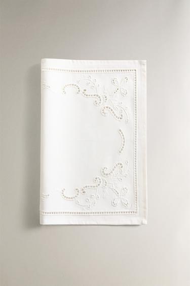 EMBROIDERED PLACEMAT WITH HEMSTITCHING - White by Zara - Image 1