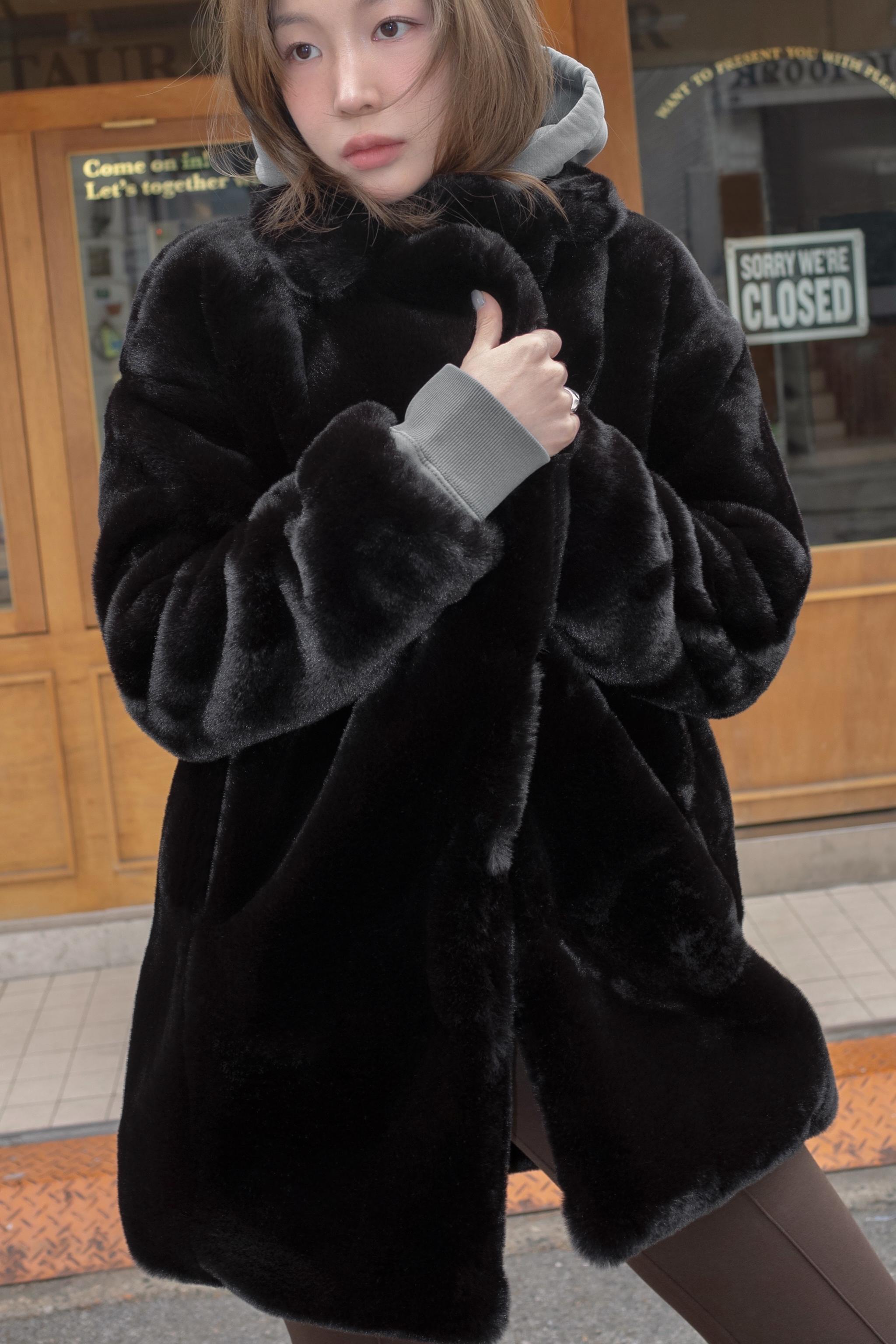 ZARAファーコート ZARA】フェイクファーショートコート 6318/021 (ZARA/ムートン