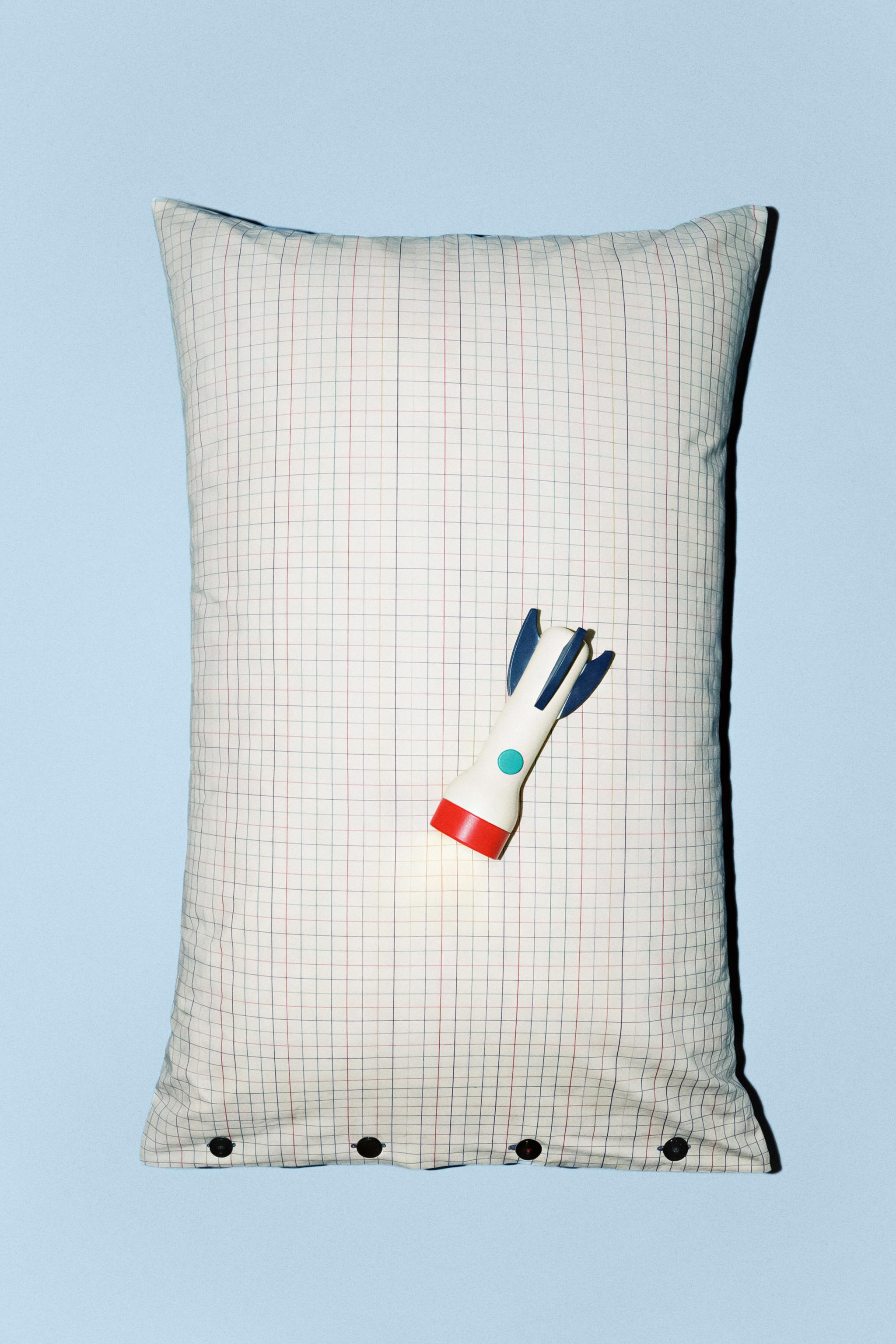 KIDS' CHECK COTTON PILLOWCASE — Multicolored