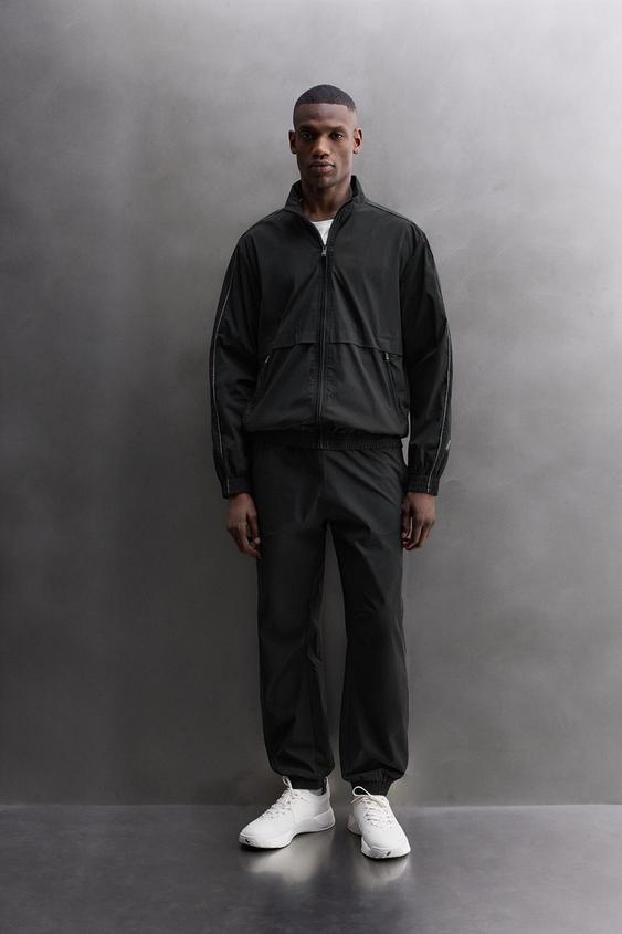 LIGHTWEIGHT TECHNICAL JACKET