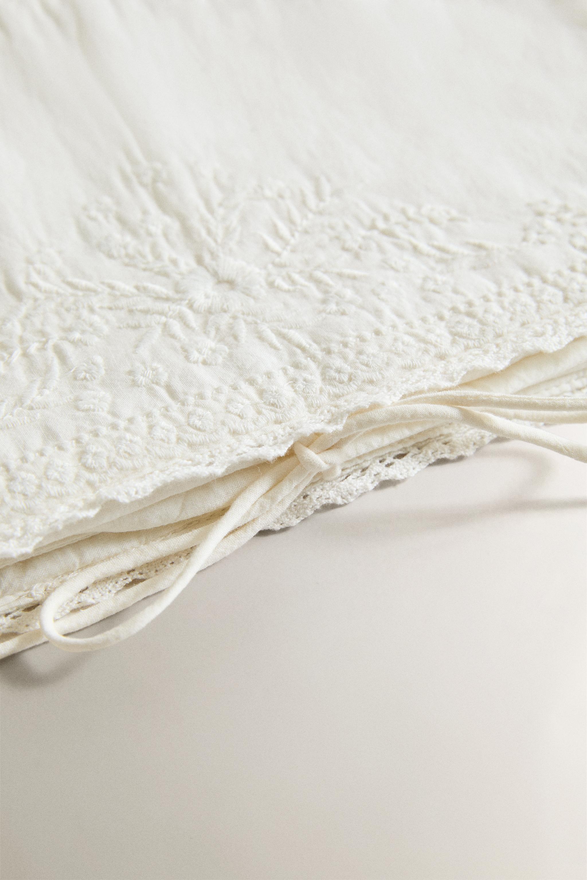 EMBROIDERED COTTON LINGERIE BAG — Ivory