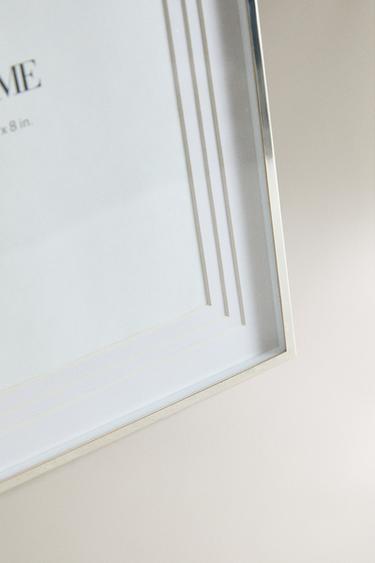 CADRE PHOTO MÉTALLIQUE AVEC PASSE-PARTOUT ÉTAGÉ - Argent de Zara - Image 1