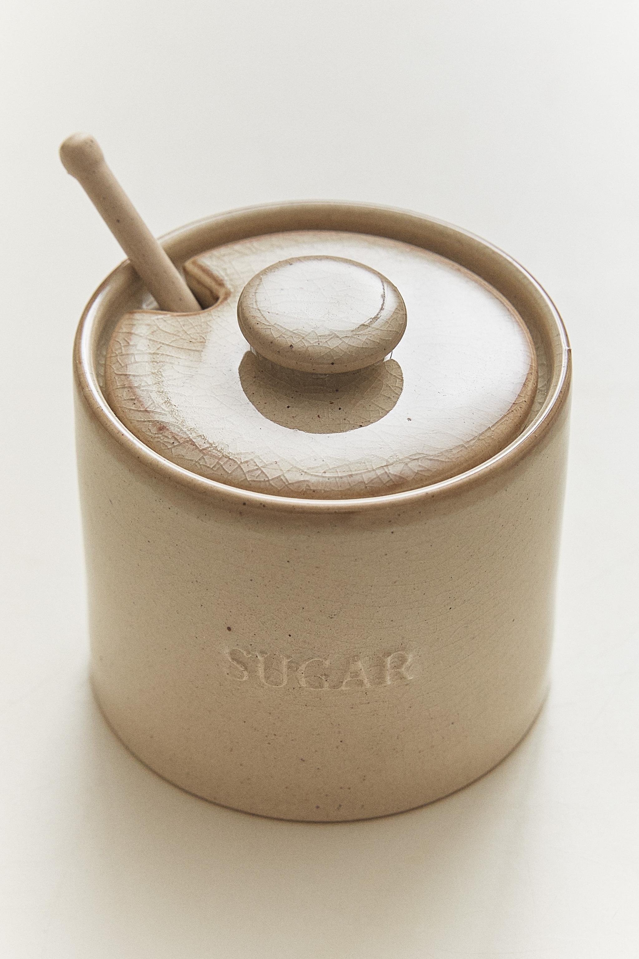 STONEWARE SUGAR BOWL WITH DESSERT SPOON