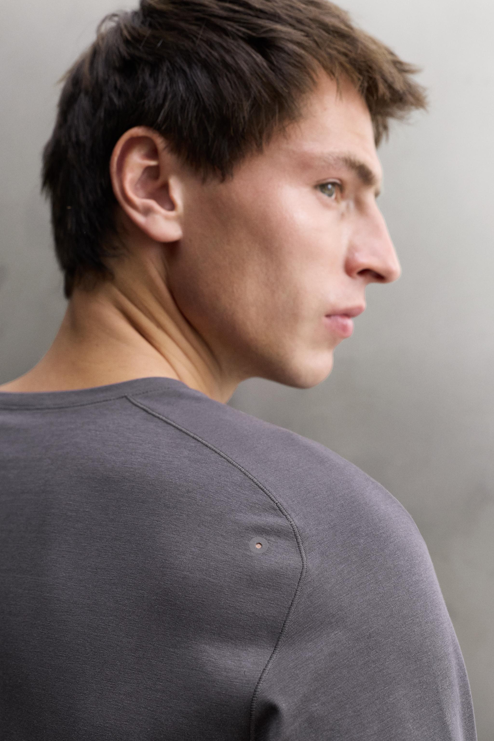 LONG SLEEVE TECHNICAL T-SHIRT