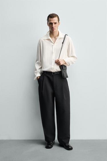 قميص RELAXED FIT منسدل - أبيض مكسور الخاص بـ Zara