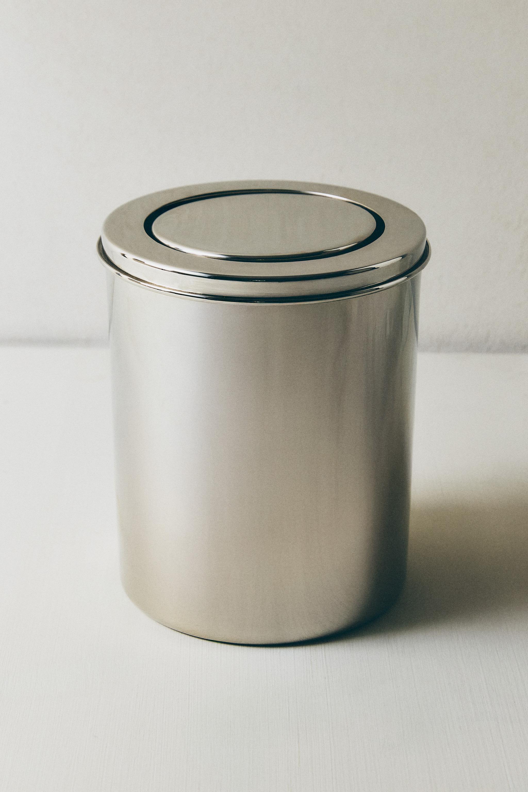 METAL BATHROOM BIN WITH LID — Silver