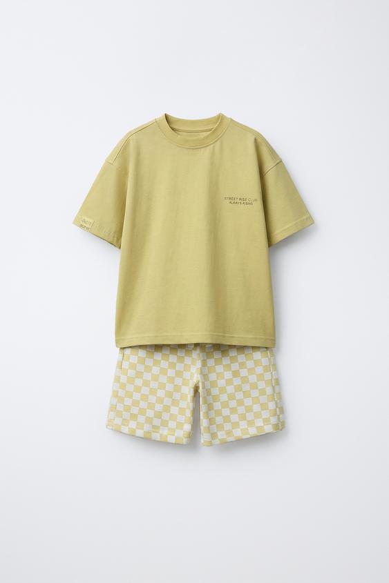 CONJUNTO CAMISETA Y BERMUDA CUADRO DAMERO - Verde claro de Zara - Imagen 0