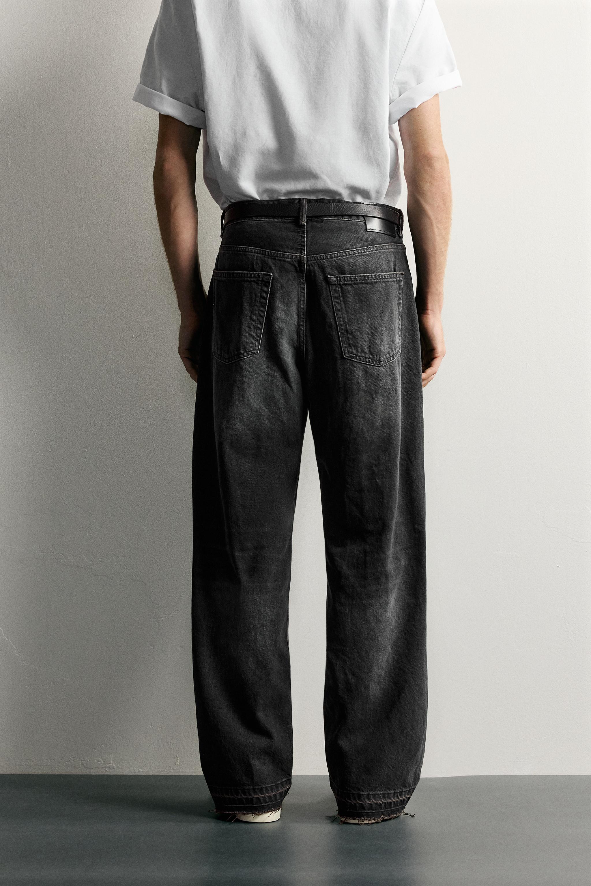 LOOSE-FIT JEANS