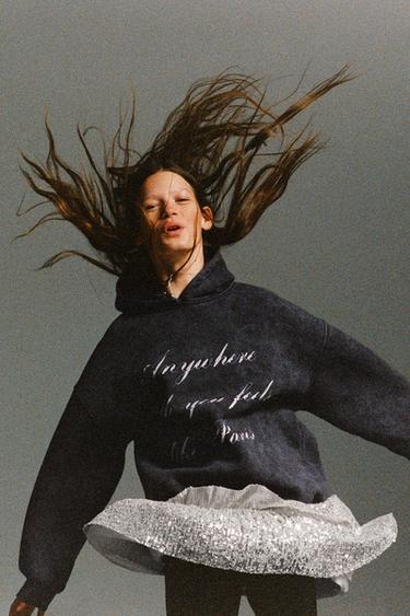 SWEAT EFFET DÉLAVÉ AVEC INSCRIPTION - Gris anthracite de Zara