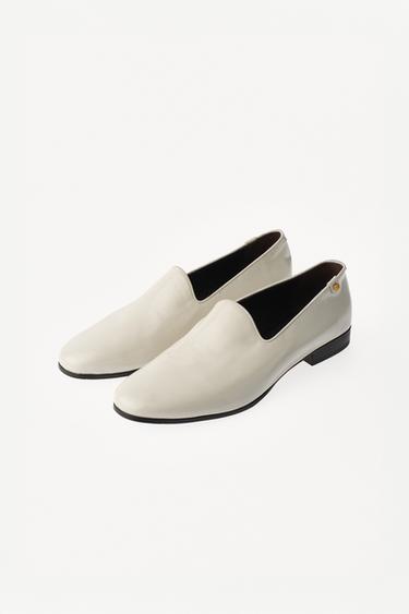 موكاسين جلدي لامع ويلي شافاريا X زارا - أبيض صدفي by Zara