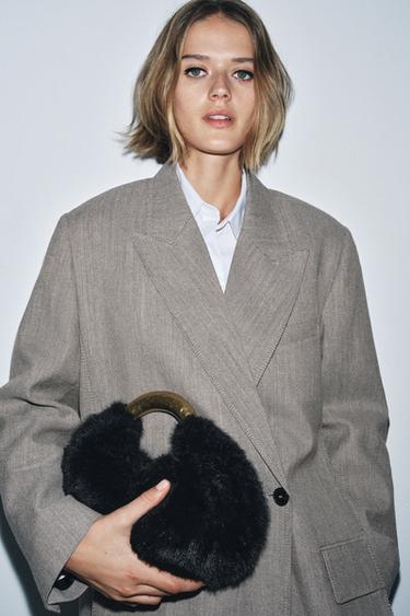 SAC À MAIN EFFET FOURRURE ANSE MÉTALLIQUE - Noir de Zara