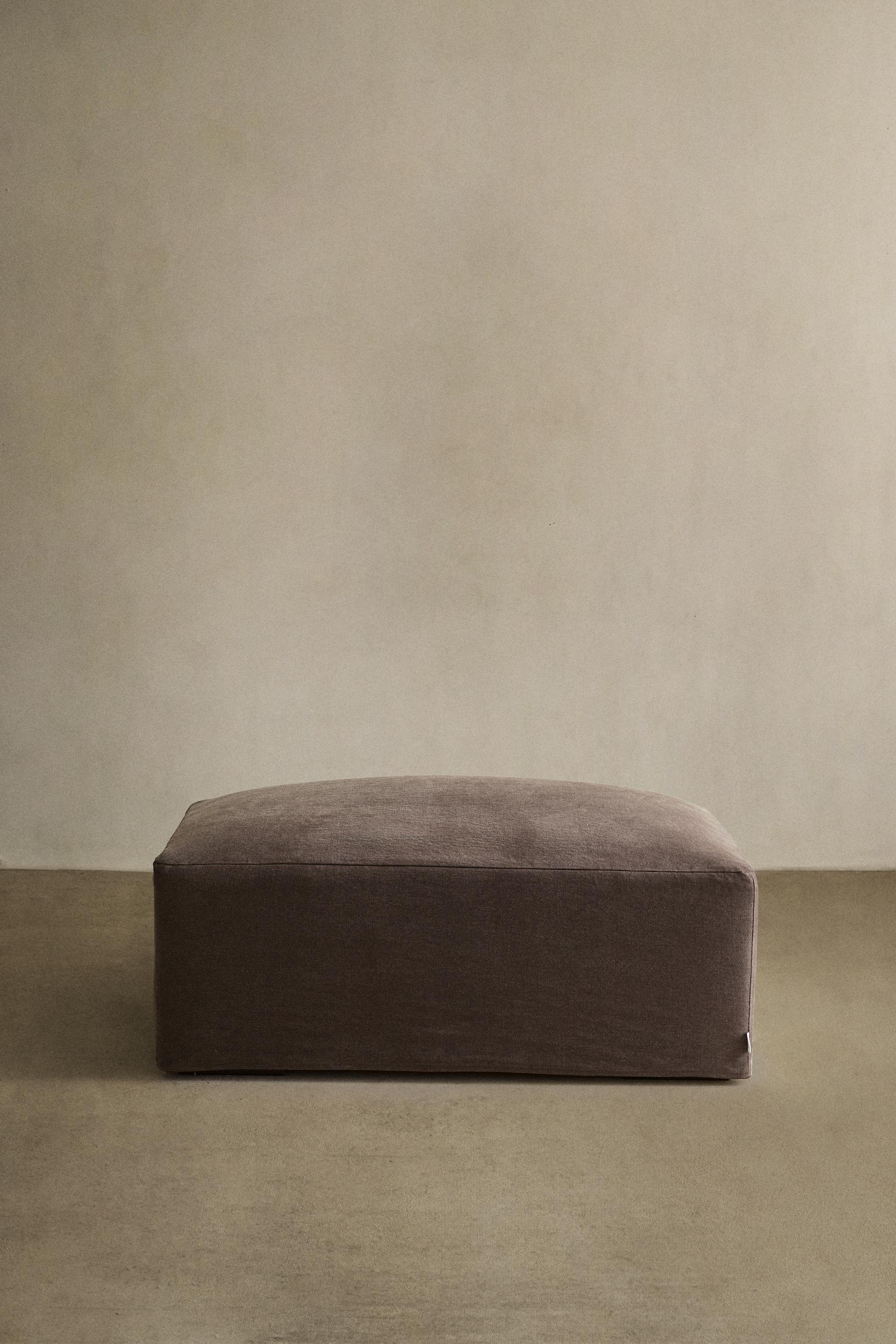 FOOTSTOOL WITH REMOVABLE WASHED LINEN COVER — Dark brown