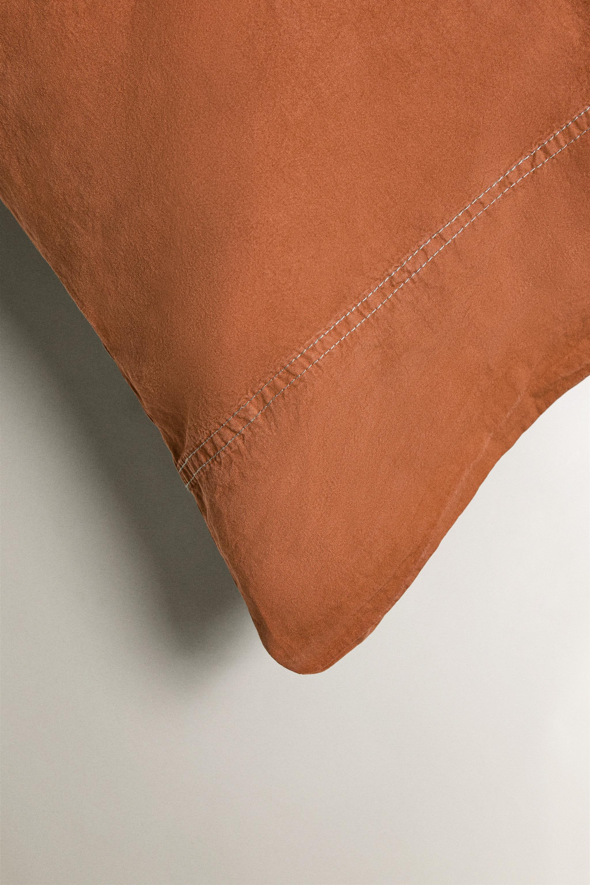 KIDS’ DYED PILLOWCASE