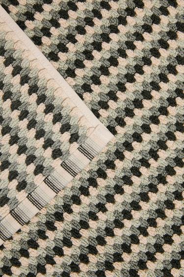 GEOMETRIC JACQUARD BATH MAT - Multicoloured by Zara - Image 3