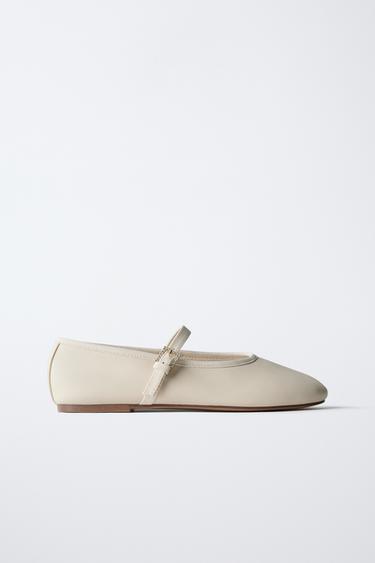 BAILARINA CLÁSICA - Blanco Crudo de Zara
