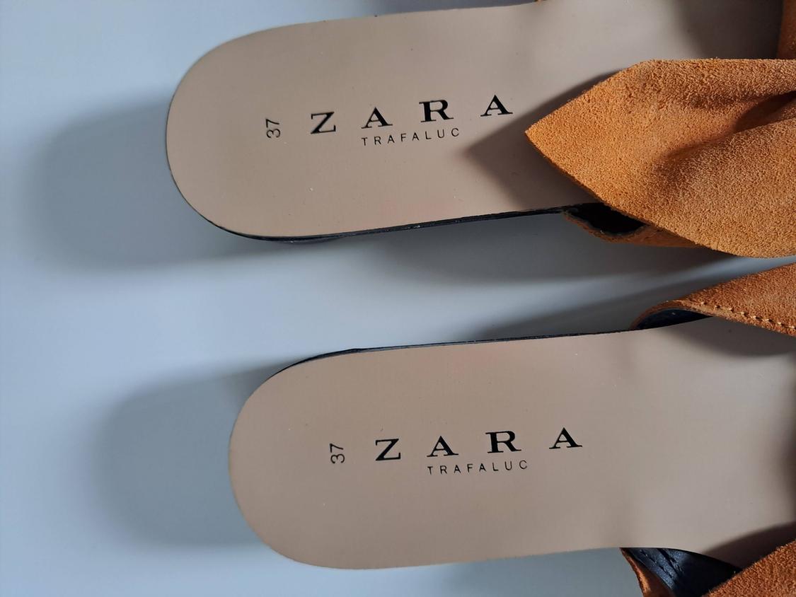 SPLIT SUEDE SLIDES WITH BOW - Image 3