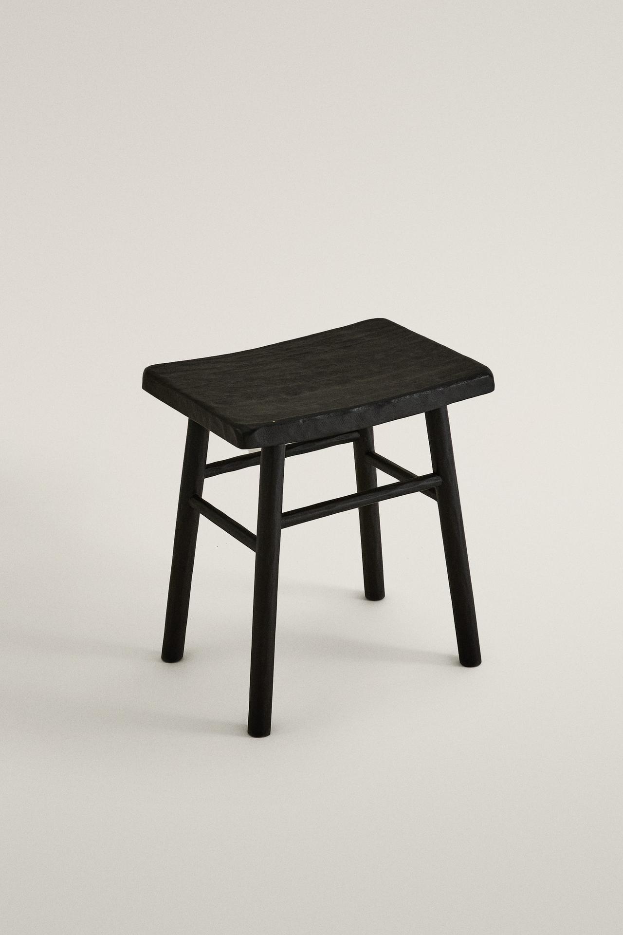 HAMMERED WOOD STOOL — Dark brown