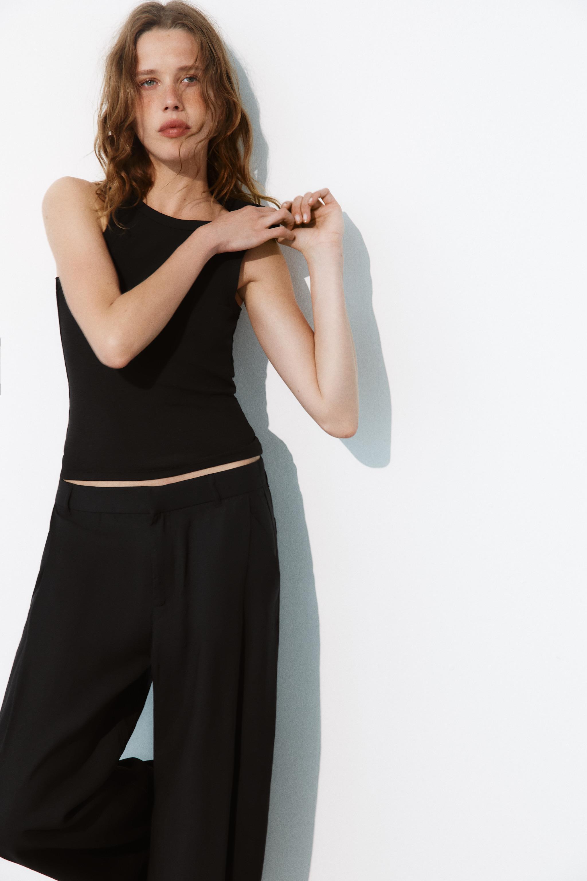 FLOWY STRIPED PLEATED PANTS