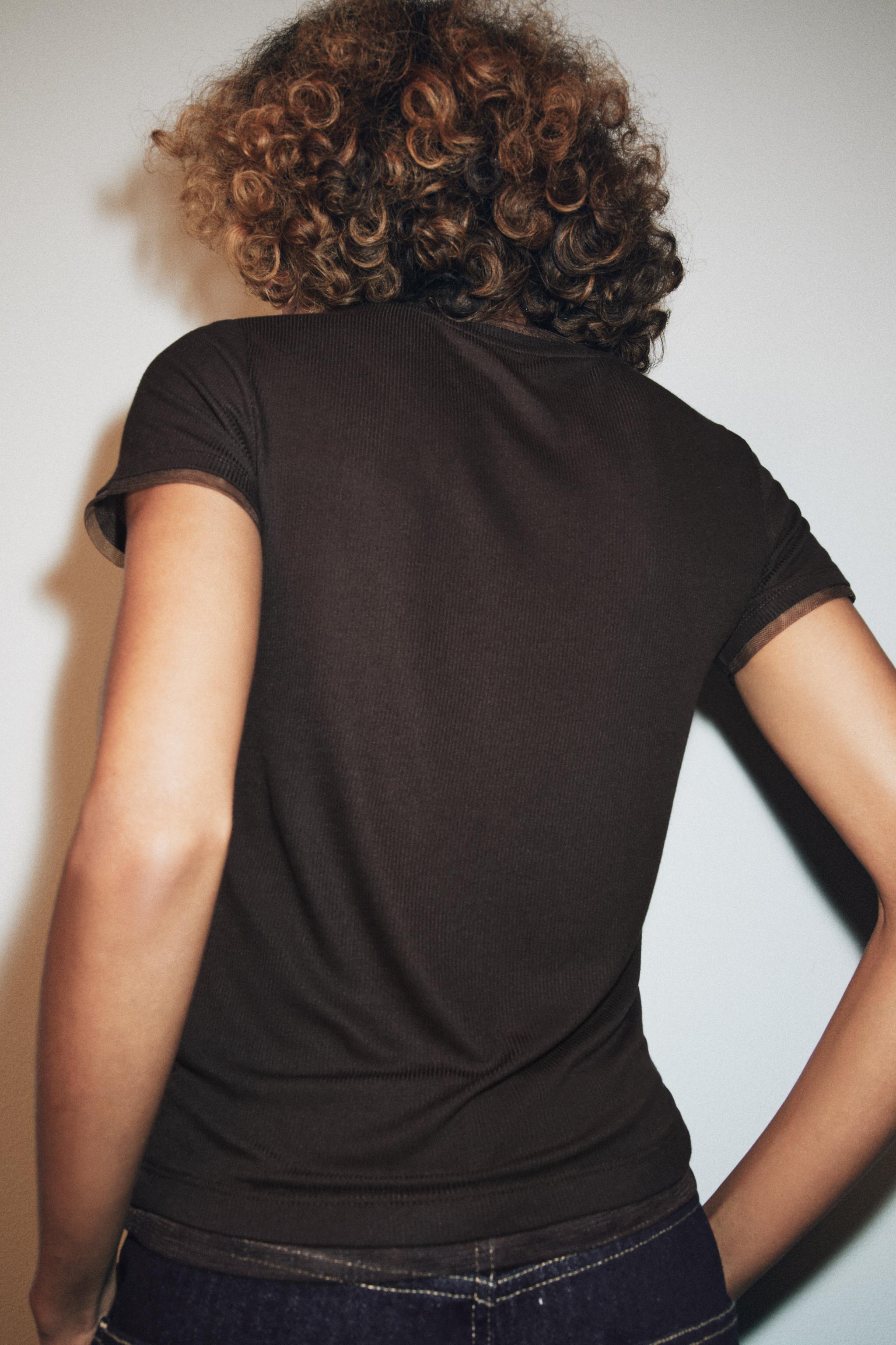 T-SHIRT EN MATIÈRES VARIÉES TULLE
