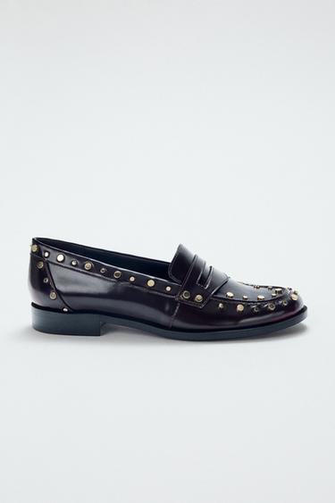 MOCASSINS DÉTAIL CLOUS - Bordeaux de Zara