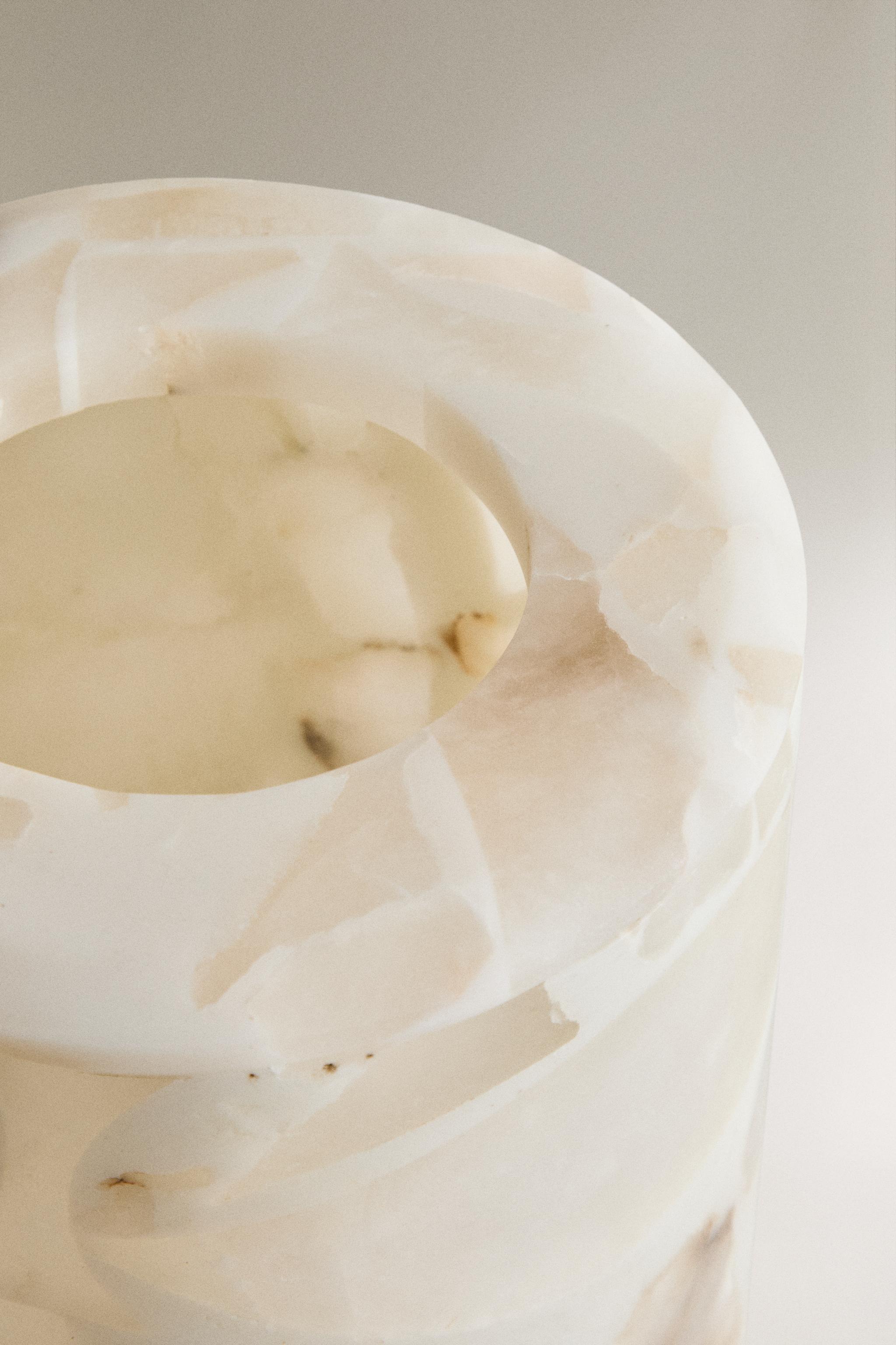 ALABASTER RESIN BATHROOM BIN — Light beige