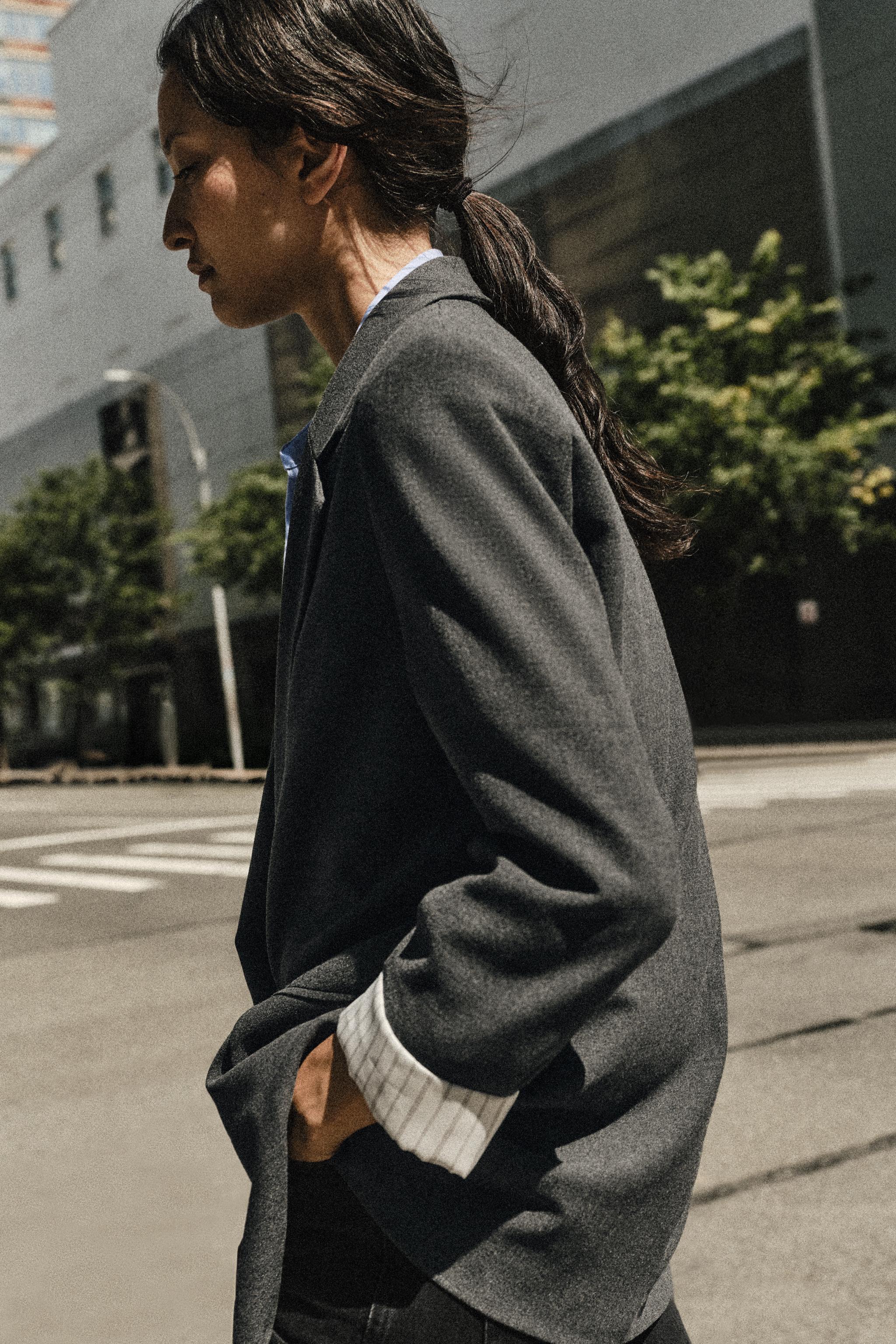 Zara VATKALI VE DESENLİ MANŞETLİ BLAZER görsel 4