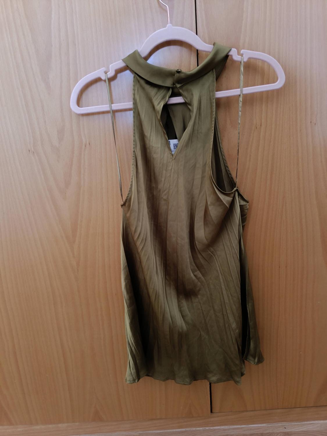 ΤΟΠ HALTER ΣΑΤΙΝΕ ΜΕ ΟΨΗ ΤΣΑΛΑΚΩΜΕΝΟΥ - Image 3