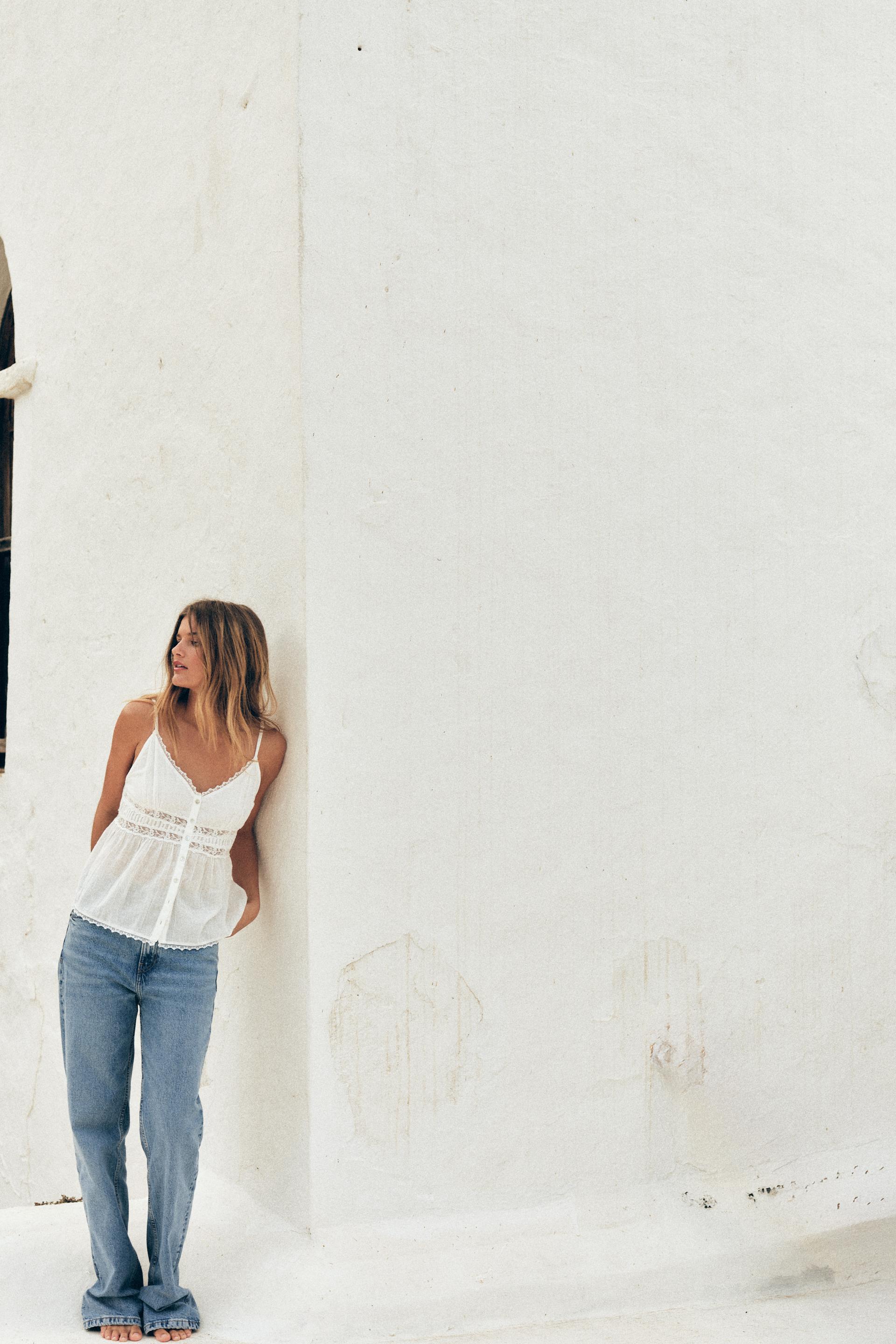 EMBROIDERED LACE TOP